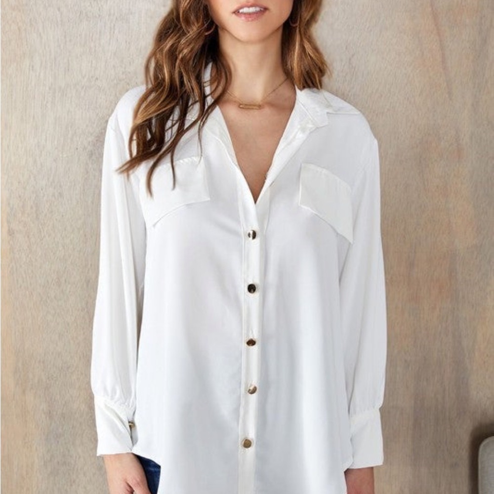 NWT, Women’s White Button Down Blouse by Venti6, size L